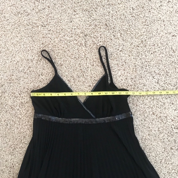 Nikki Mac Dress - Picture 7 of 8